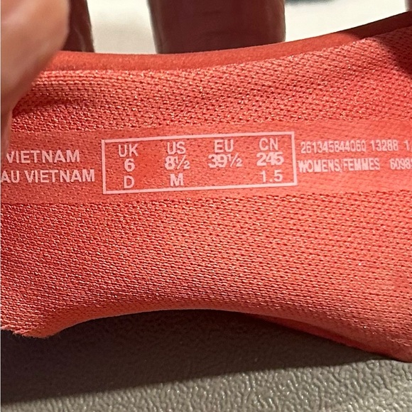 Beautiful dusty pink wedge Cloudsteppers by Clark - Picture 3 of 10